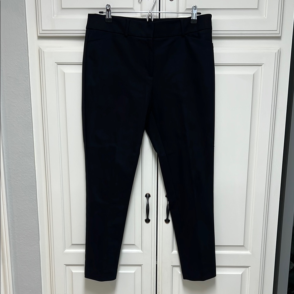 Loft Black Marisa Skinny. Woman’s size 8.